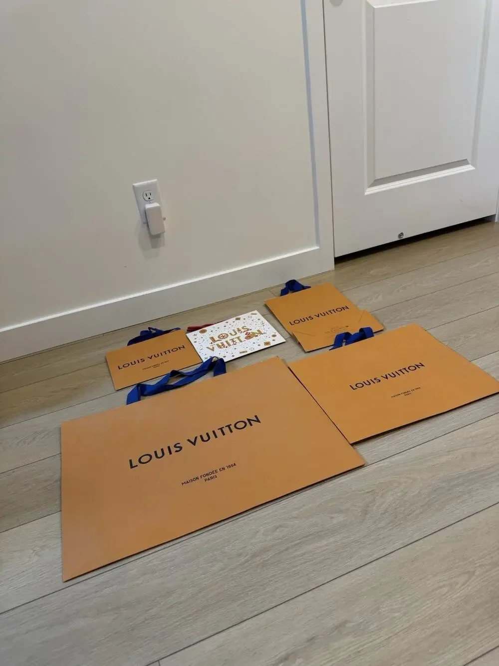 LOUIS VUITTON Paper Gift Shopping Bag LOT OF 5